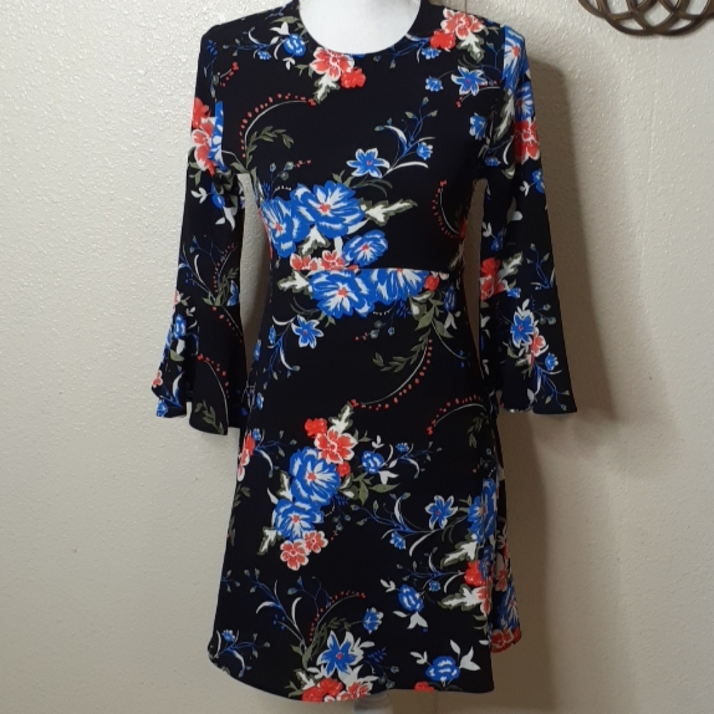 LULUS  STUNNING  DRESS